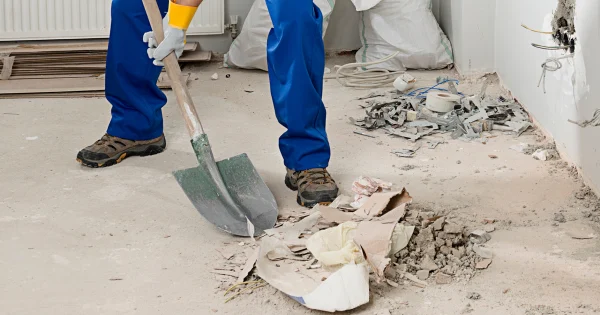 صن وايت الشركة الرائدة في تنظيف ما بعد البناء في أبوظبي - Bareeq Plus